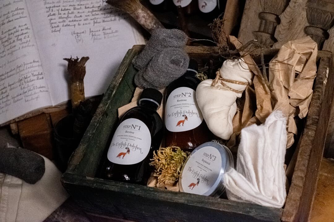 Gift hamper presentation with natural materials